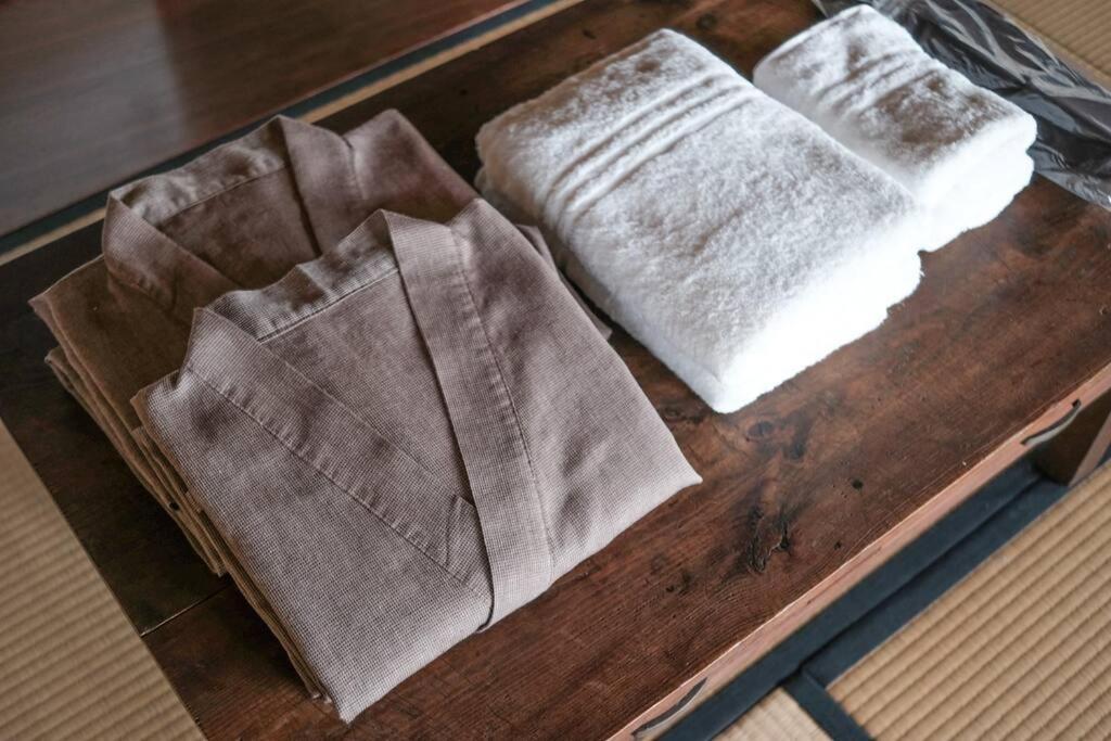 ひねもす101:宇野駅から車で5分 直島へ 最大8名様 古民家 Appartement Tamana Buitenkant foto